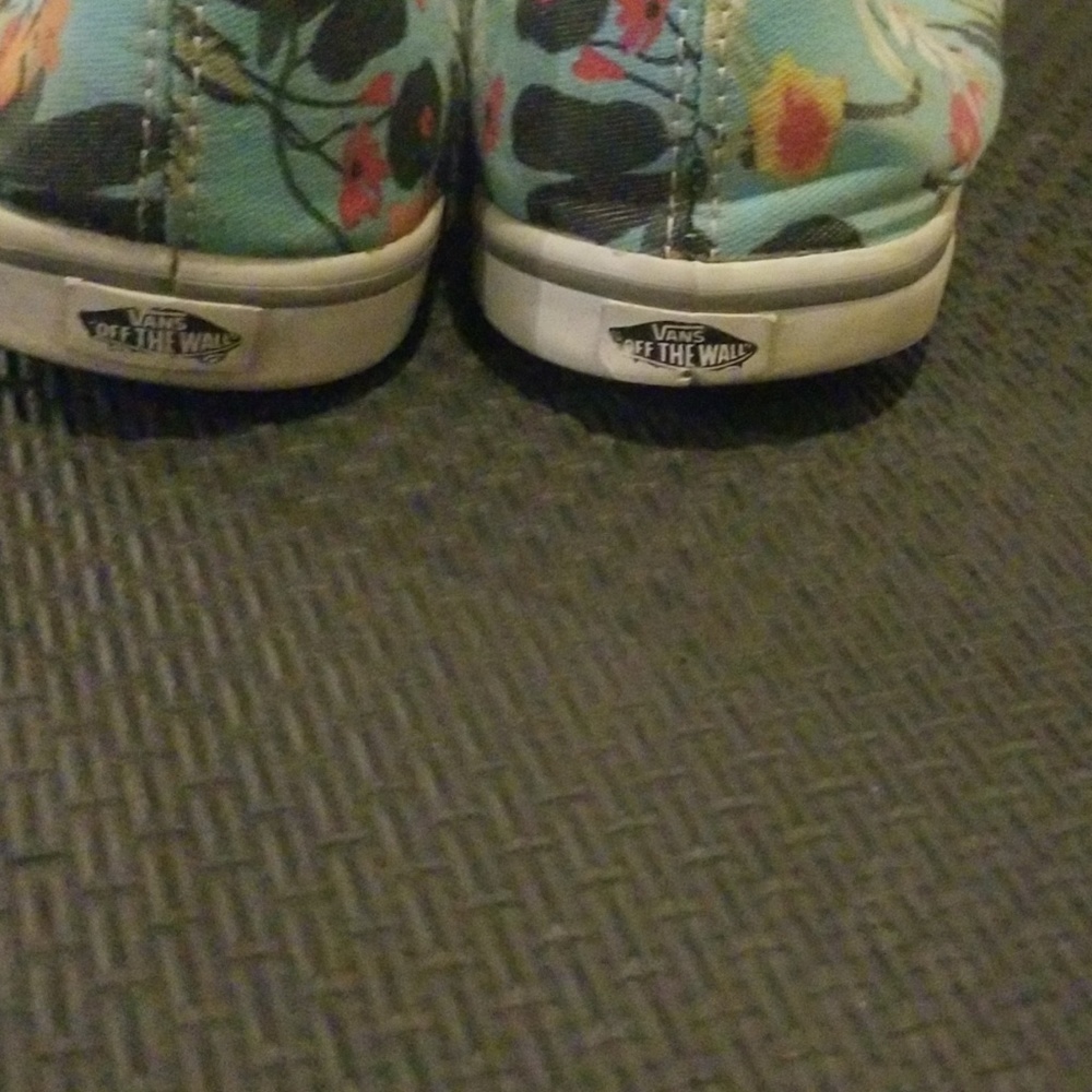 Vans - Picture 5 of 5